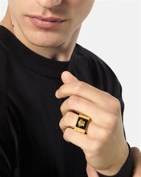 anillo versace hombre medusa|Anillo Medusa esmaltado Oro,Negro .